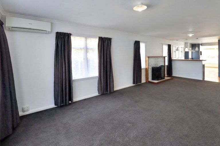 Photo of property in 12 Bristol Street, Island Bay, Wellington, 6023
