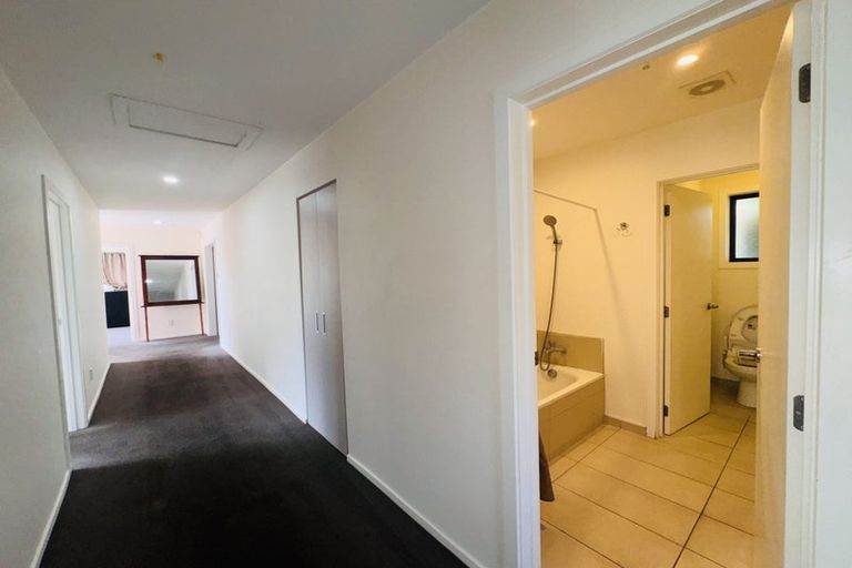 Photo of property in 17 Nortons Road, Avonhead, Christchurch, 8042