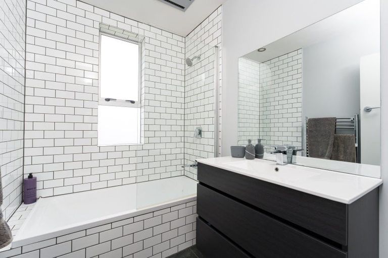 Photo of property in 15 Springhill Road, Mornington, Dunedin, 9011