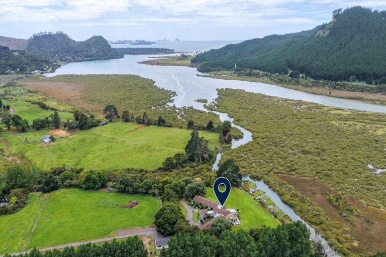 Photo of property in 82 Opoutere Road, Whangamata, 3691