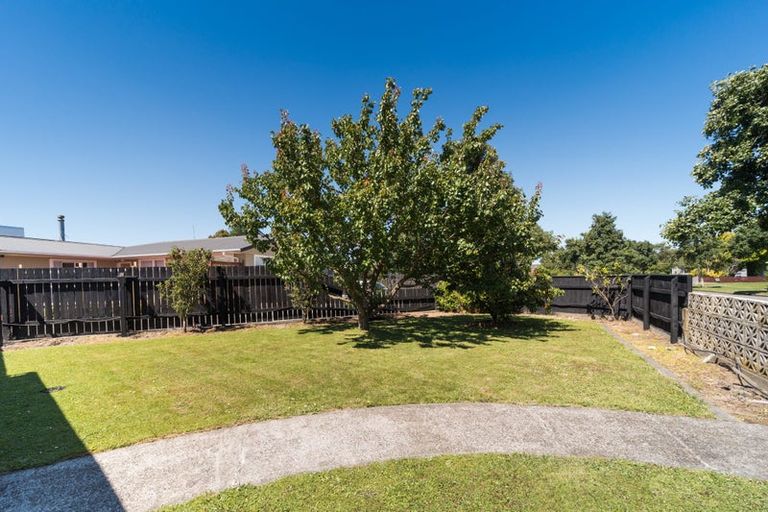 Photo of property in 12 Motuoapa Place, Kelvin Grove, Palmerston North, 4414