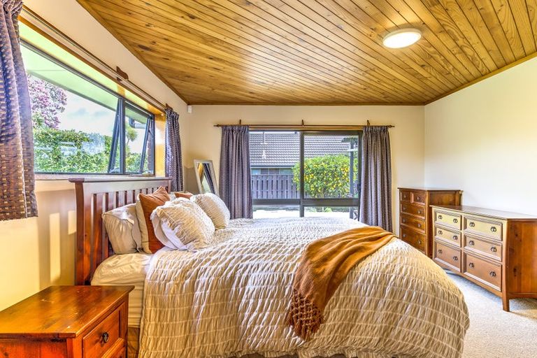 Photo of property in 14 Cooper Place, Chedworth, Hamilton, 3210