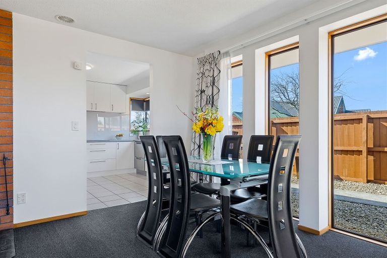 Photo of property in 14 Addison Place, Halswell, Christchurch, 8025