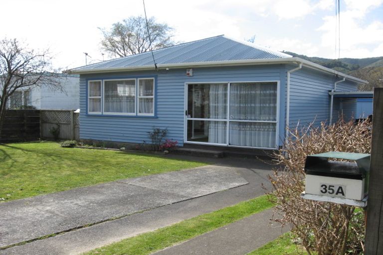 Photo of property in 35a Bledisloe Crescent, Wainuiomata, Lower Hutt, 5014