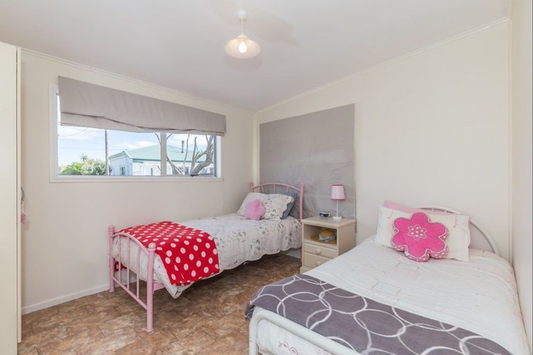 Photo of property in 15 Barling Street, Himatangi Beach, Foxton, 4891