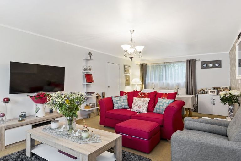 Photo of property in 10 Roger Guy Place, Welcome Bay, Tauranga, 3175