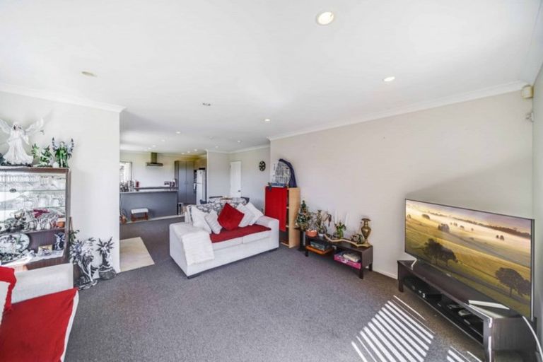 Photo of property in 32 Margarita Rise, Pukekohe, 2120