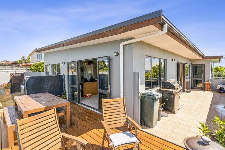 Photo of property in 8 Millennium Hill, Paraparaumu, 5032