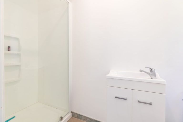 Photo of property in 2a Parklands Avenue, Swanson, Auckland, 0612