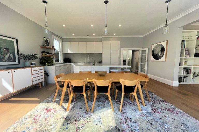 Photo of property in 22 Plunket Street, Kelburn, Wellington, 6012