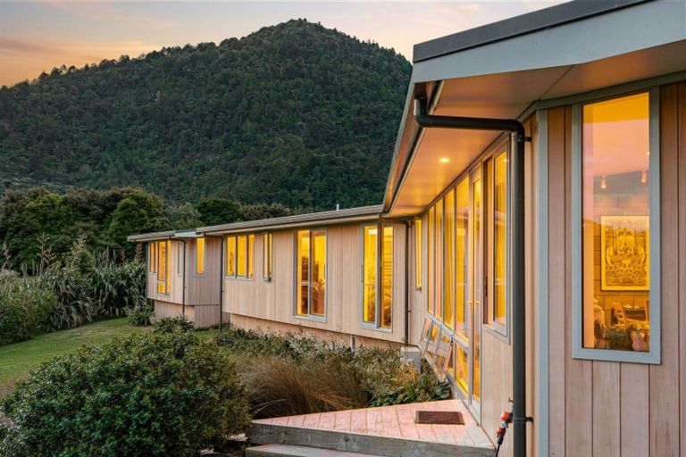 Photo of property in 38 Upland Road, Huia, Auckland, 0604