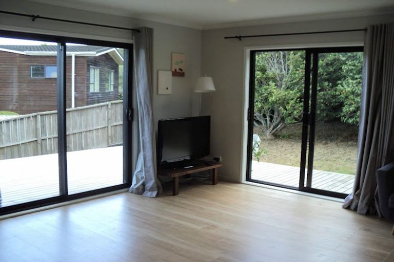Photo of property in 8a Diosma Place, Botany Downs, Auckland, 2010