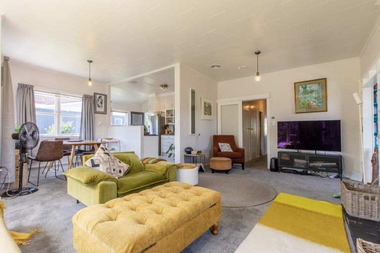 Photo of property in 5 Limbrick Street, Waipawa, 4210