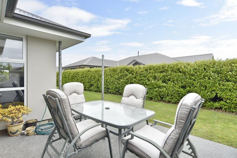 Photo of property in 32 Koura Drive, Rangiora, 7400