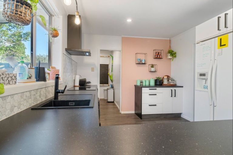 Photo of property in 33e Sanders Avenue, Westown, New Plymouth, 4310