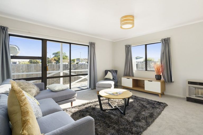 Photo of property in 20 Elizabeth Street, Moera, Lower Hutt, 5010