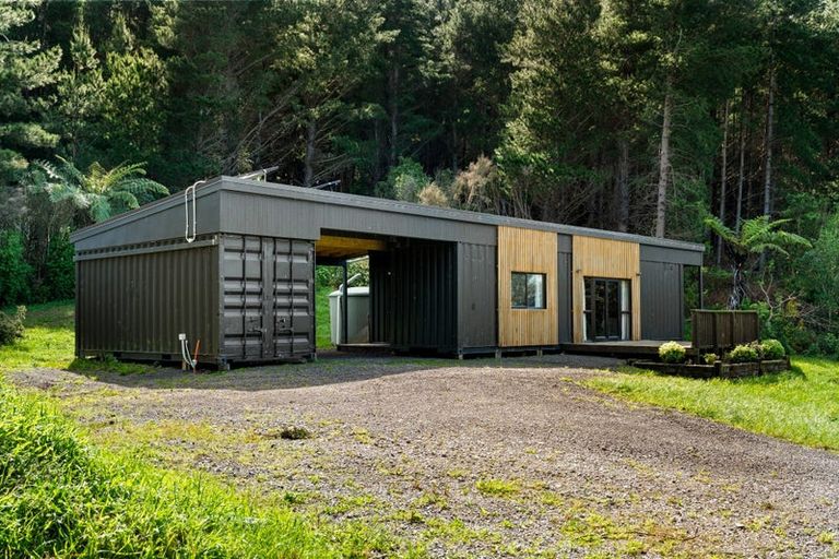 Photo of property in 90 Hoeke Road, Carrington, Carterton, 5791