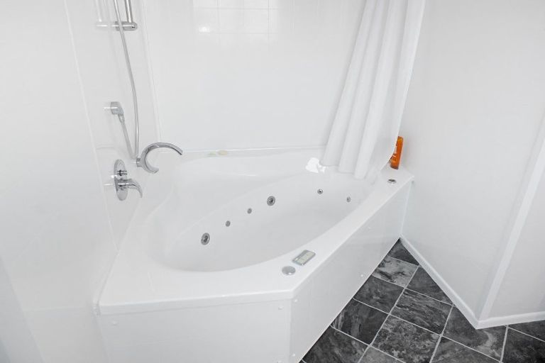 Photo of property in 122 Seabury Avenue, Foxton Beach, Foxton, 4815