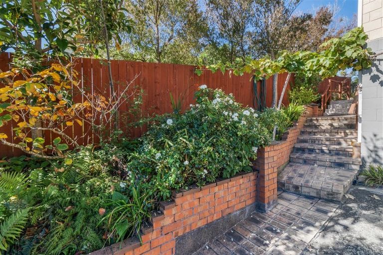 Photo of property in 196 Dyers Pass Road, Cashmere, Christchurch, 8022