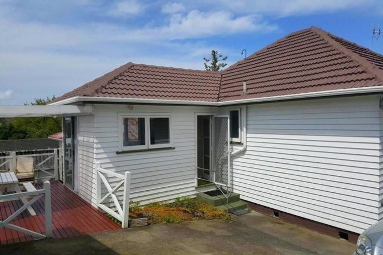 Photo of property in 5 Sunvue Road, Glen Eden, Auckland, 0602