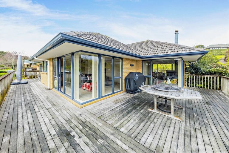 Photo of property in 2 Tanah Merah Drive, Papakura, 2110