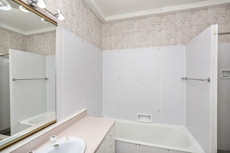 Photo of property in 35c Wallace Place, Westown, New Plymouth, 4310