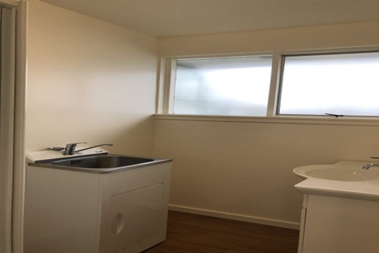 Photo of property in 4/6 Division Street, Riccarton, Christchurch, 8041