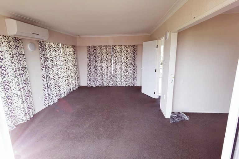 Photo of property in 150 Mokoia Road, Chatswood, Auckland, 0626
