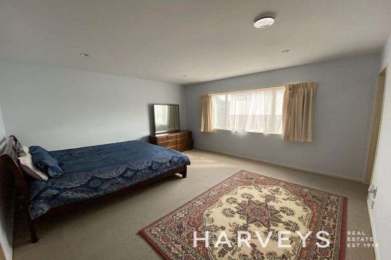 Photo of property in 2/17 Charlenne Close, Ranui, Auckland, 0612