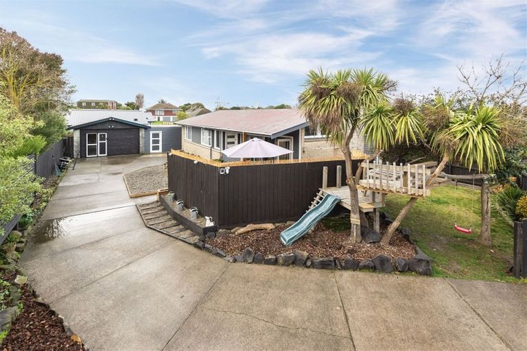 Photo of property in 8 Otaki Place, North New Brighton, Christchurch, 8083