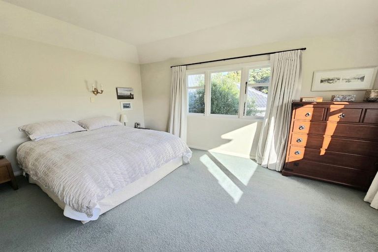 Photo of property in 77 Cockayne Road, Khandallah, Wellington, 6035