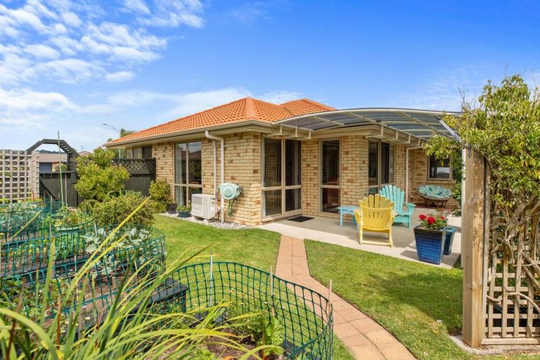 Photo of property in 27 Marshwood Place, Papamoa Beach, Papamoa, 3118