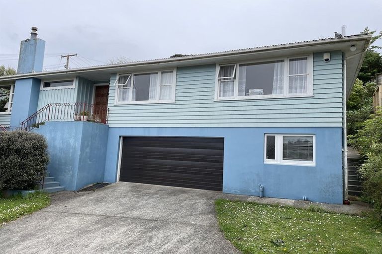 Photo of property in 1 Kohima Drive, Khandallah, Wellington, 6035