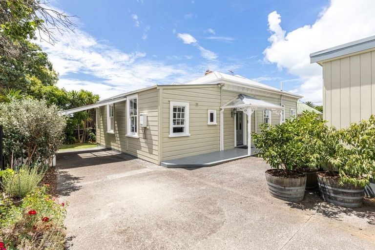 Photo of property in 2/10 Mozeley Avenue, Devonport, Auckland, 0624