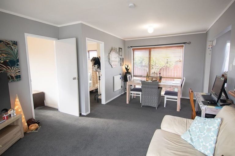 Photo of property in 9 Huber Street, Weymouth, Auckland, 2103