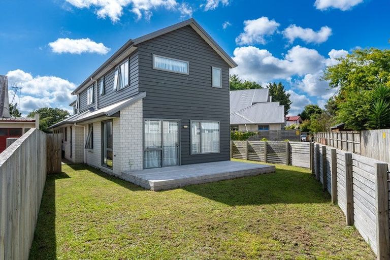 Photo of property in 1/18 Pickering Crescent, Chedworth, Hamilton, 3210