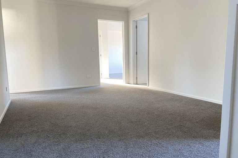 Photo of property in 6b Jern Place, Eastern Beach, Auckland, 2012