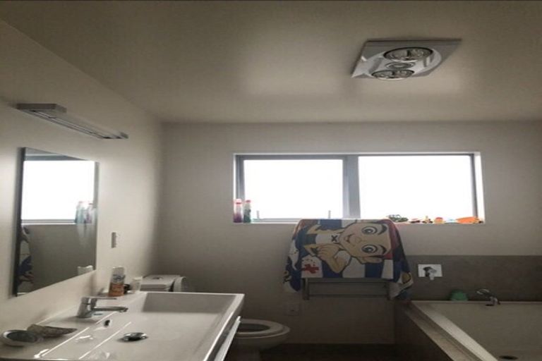 Photo of property in 30a Wicklow Road, Narrow Neck, Auckland, 0622