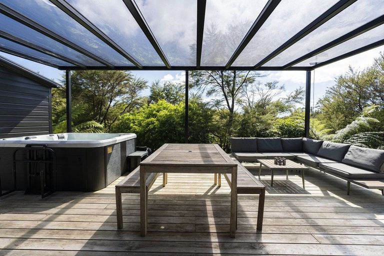 Photo of property in 33 Ngapuke Lane, Parua Bay, Onerahi, 0192