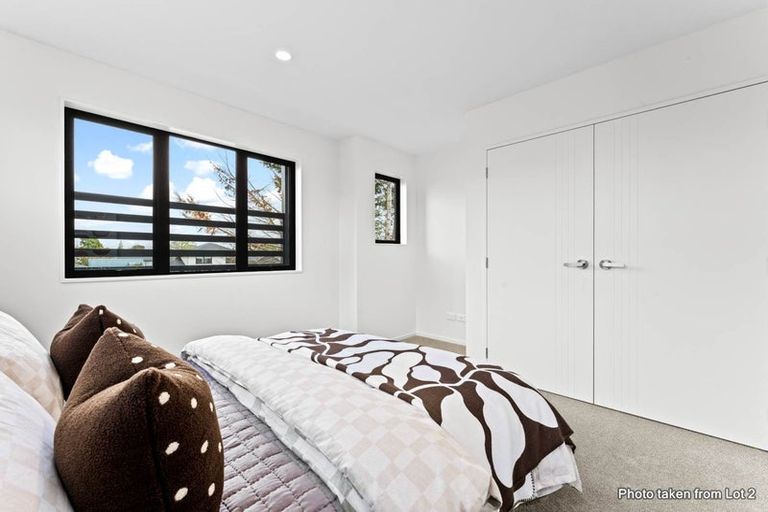 Photo of property in 2/58 Waipani Road, Te Atatu Peninsula, Auckland, 0610