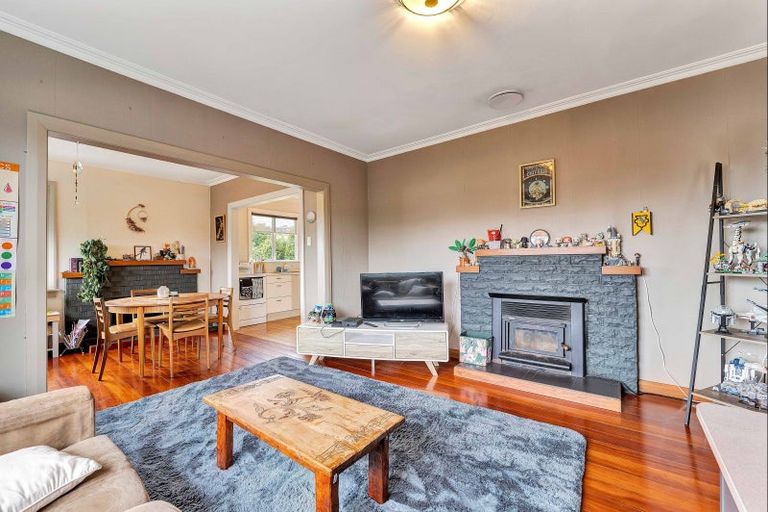 Photo of property in 79 Mangorei Road, Strandon, New Plymouth, 4312