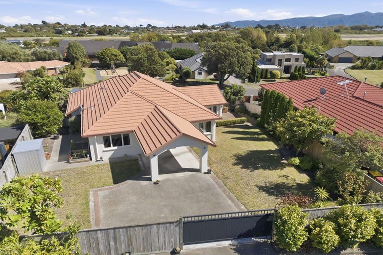 Photo of property in 127 Milne Drive, Paraparaumu, 5032