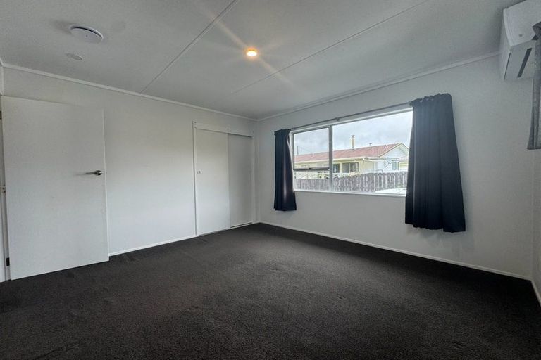 Photo of property in 1 Belton Place, Hikurangi, 0114