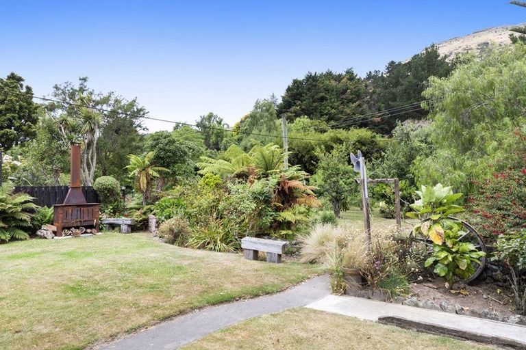 Photo of property in 11 Factory Road, Little Akaloa, 7583