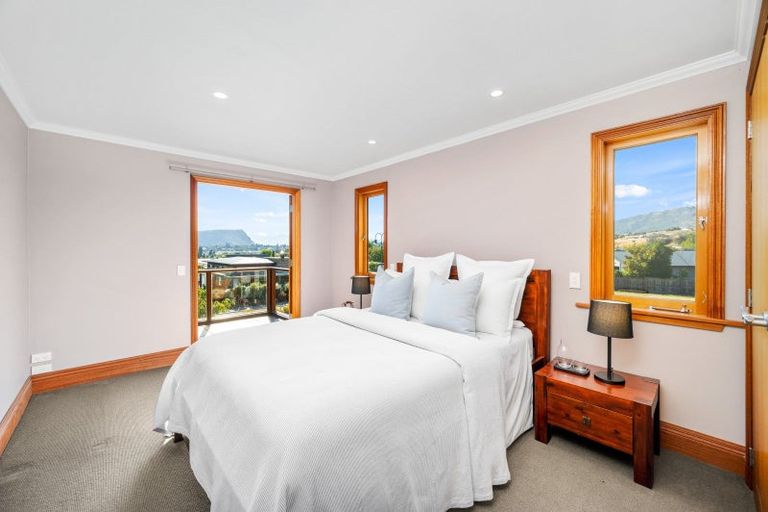 Photo of property in 32 Old Station Avenue, Wanaka, 9305