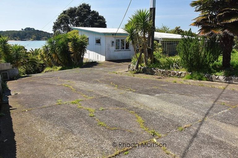 Photo of property in 14 Komiti Road, Tinopai, Matakohe, 0593