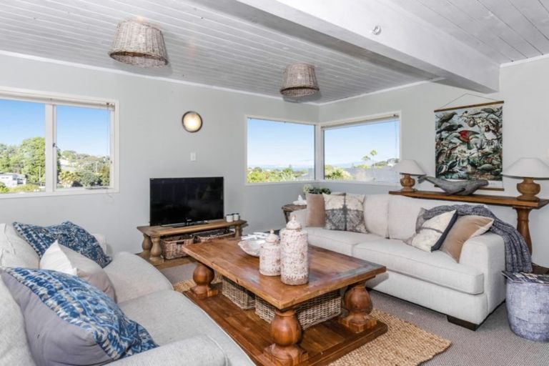 Photo of property in 38 Wyoming Avenue, Murrays Bay, Auckland, 0630