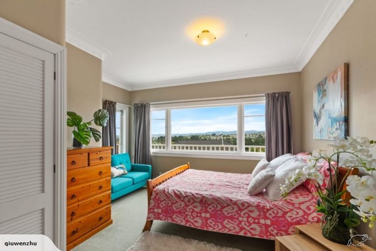 Photo of property in 1 Rubens Lane, West Harbour, Auckland, 0618