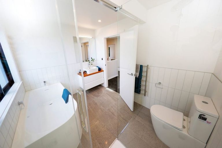 Photo of property in 354 The Esplanade, Island Bay, Wellington, 6023