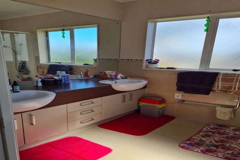 Photo of property in 51 Chateau Rise, Flat Bush, Auckland, 2016
